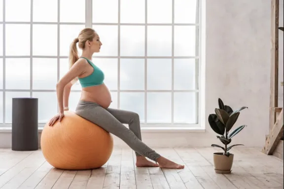 How to properly perform the exercises during pregnancy on the ball?